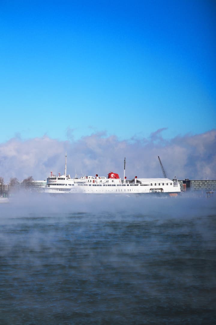 a photo of the ship that goes by the name of the abgeweit.